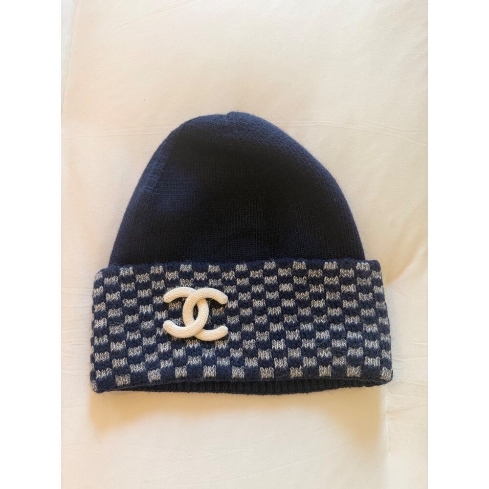 CHANEL beanie